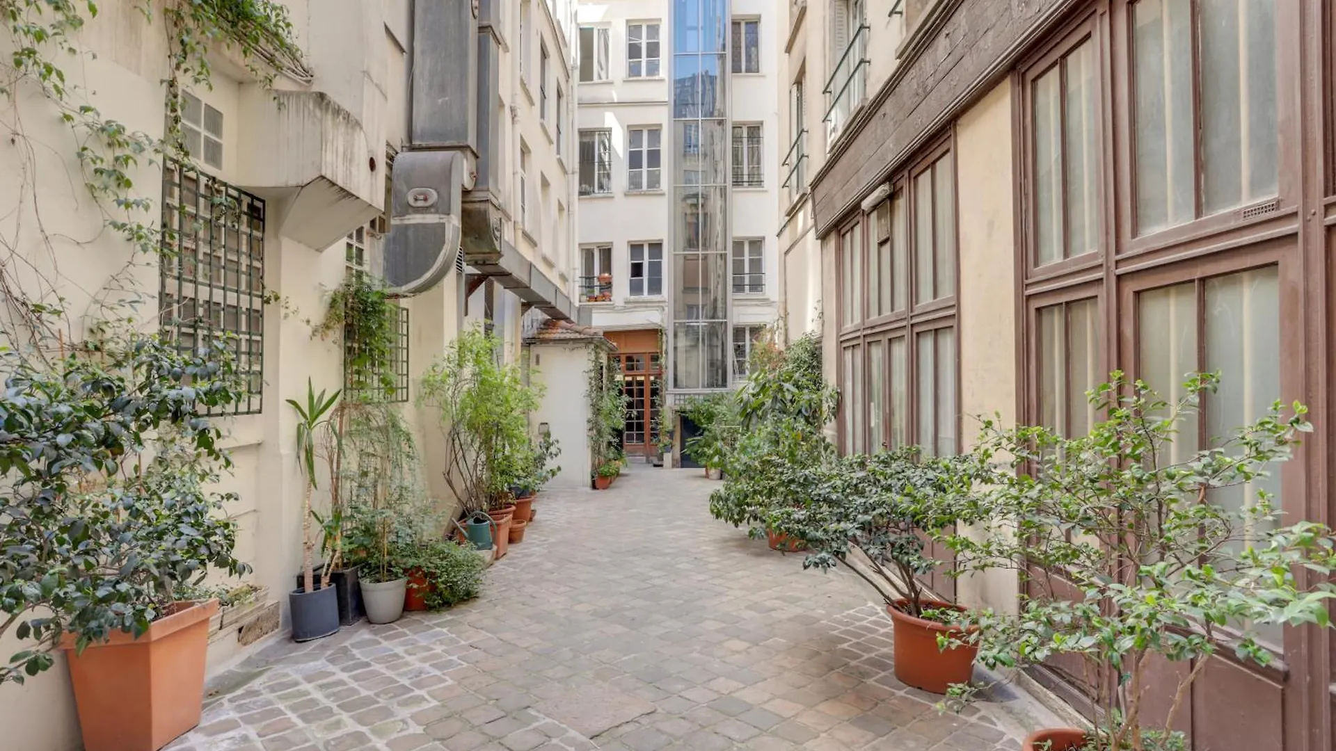 Votre Havre De Paix Au Coeur De Paris By Weekome